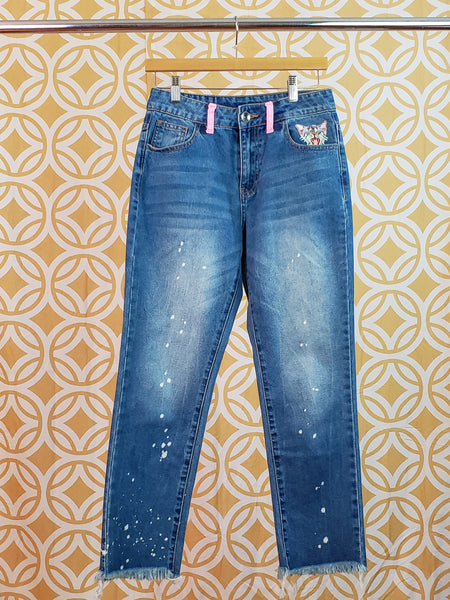 KITTEN PATCH JEANS WITH PINK POCKETS