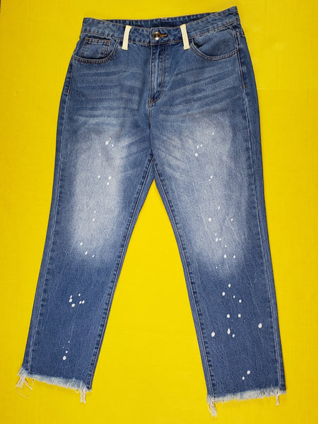 JEANS WITH YELLOW POCKETS